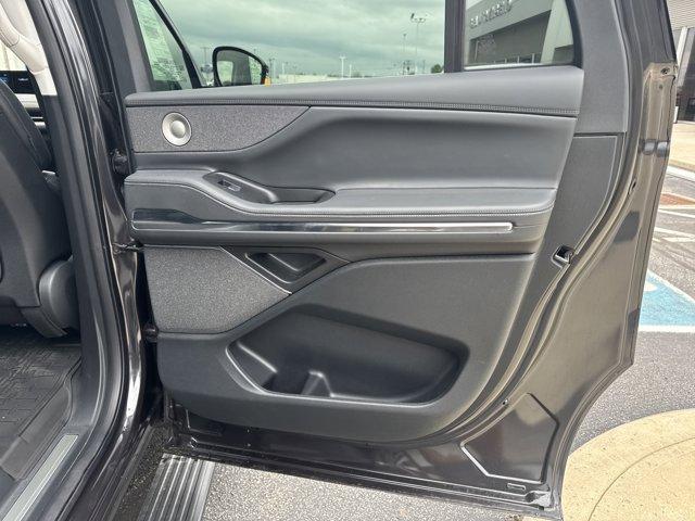 new 2025 Lincoln Navigator L car, priced at $107,505