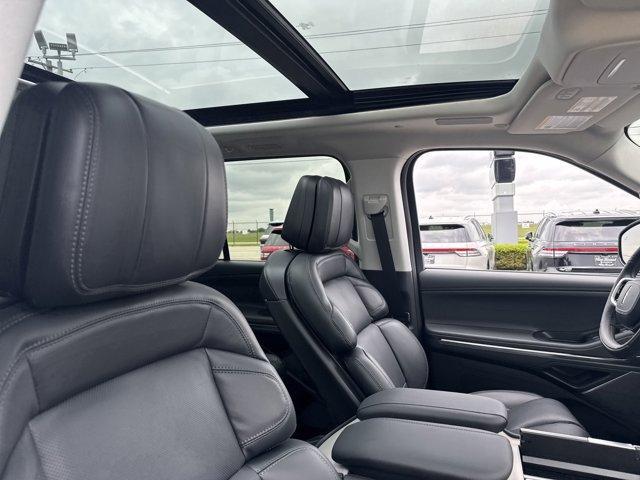 new 2025 Lincoln Navigator L car, priced at $107,505