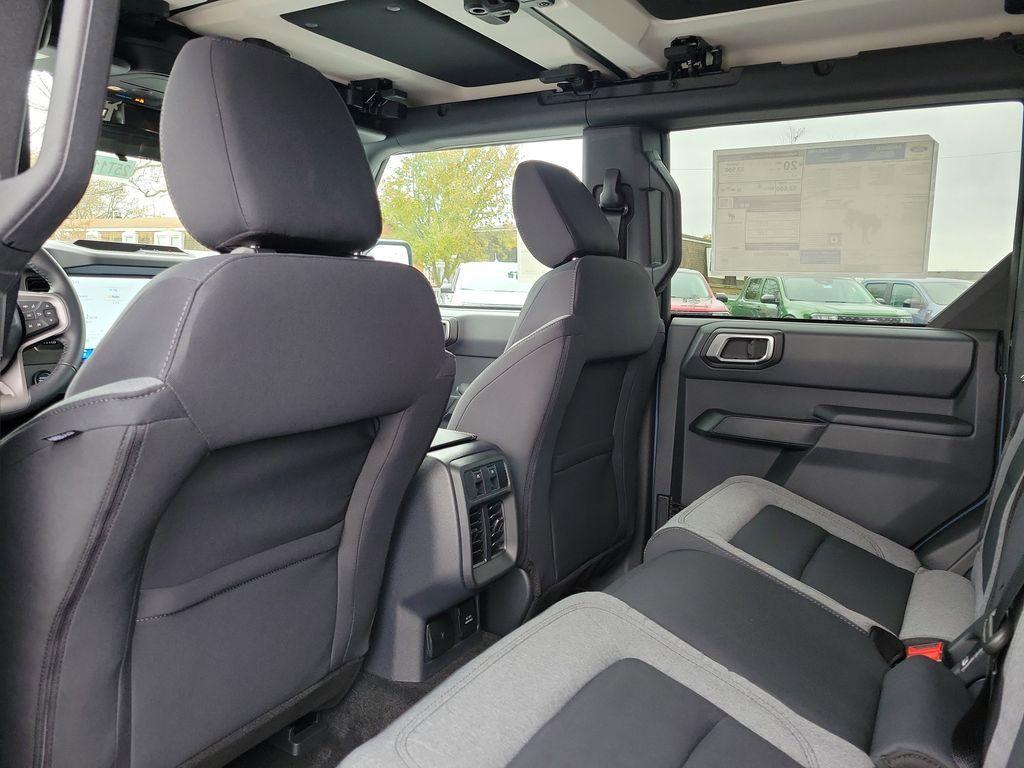 new 2025 Ford Bronco car, priced at $43,884