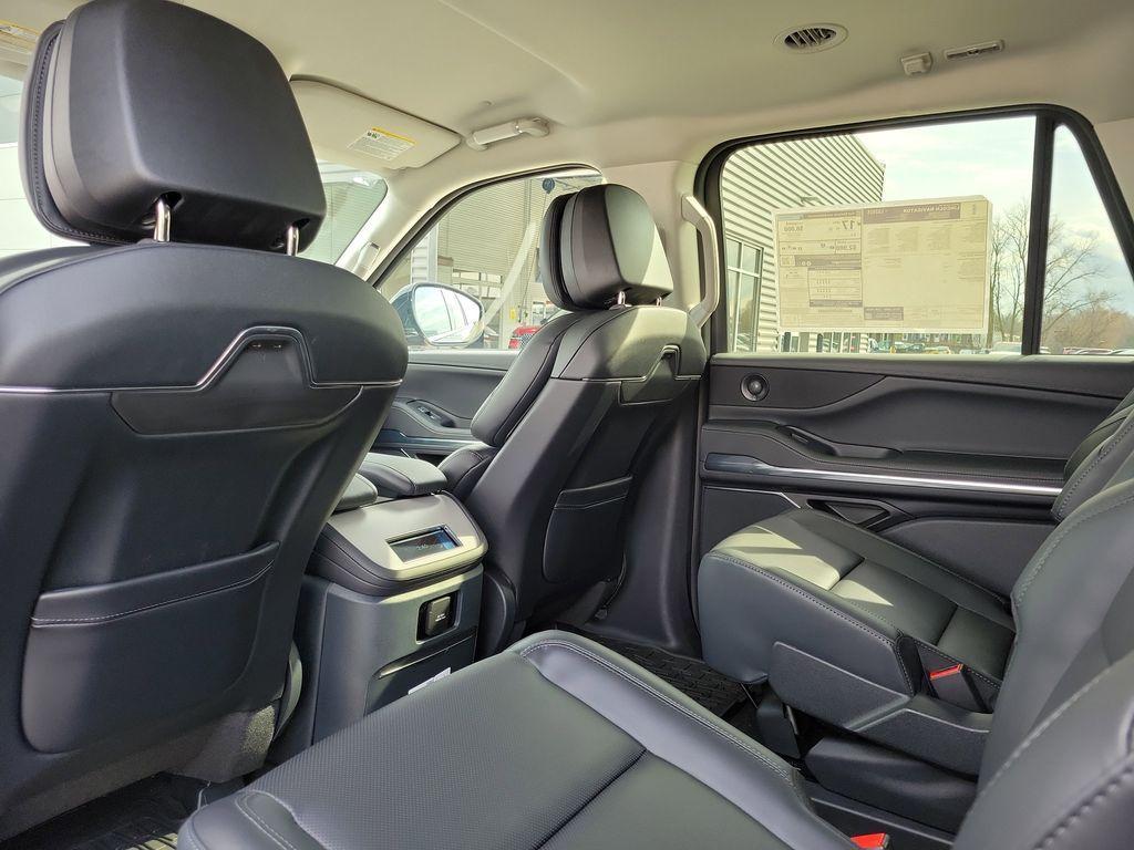new 2026 Lincoln Navigator car, priced at $100,130