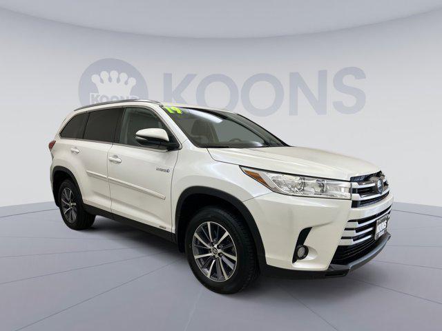 used 2019 Toyota Highlander Hybrid car, priced at $23,278