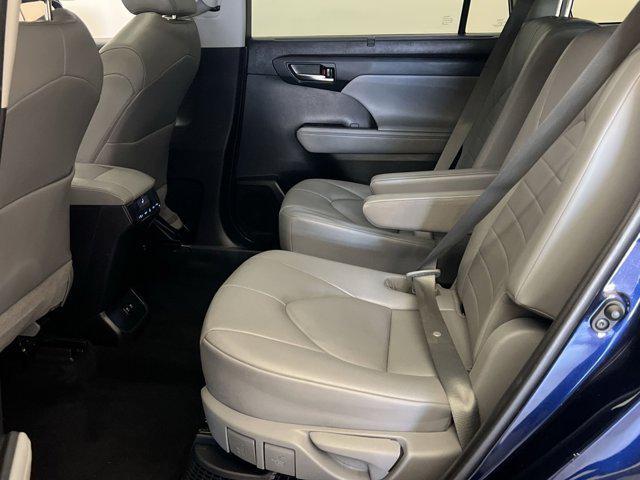 used 2021 Toyota Highlander Hybrid car, priced at $26,133