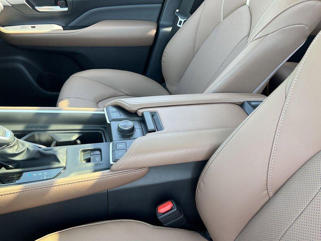 new 2026 Toyota Highlander car, priced at $57,738
