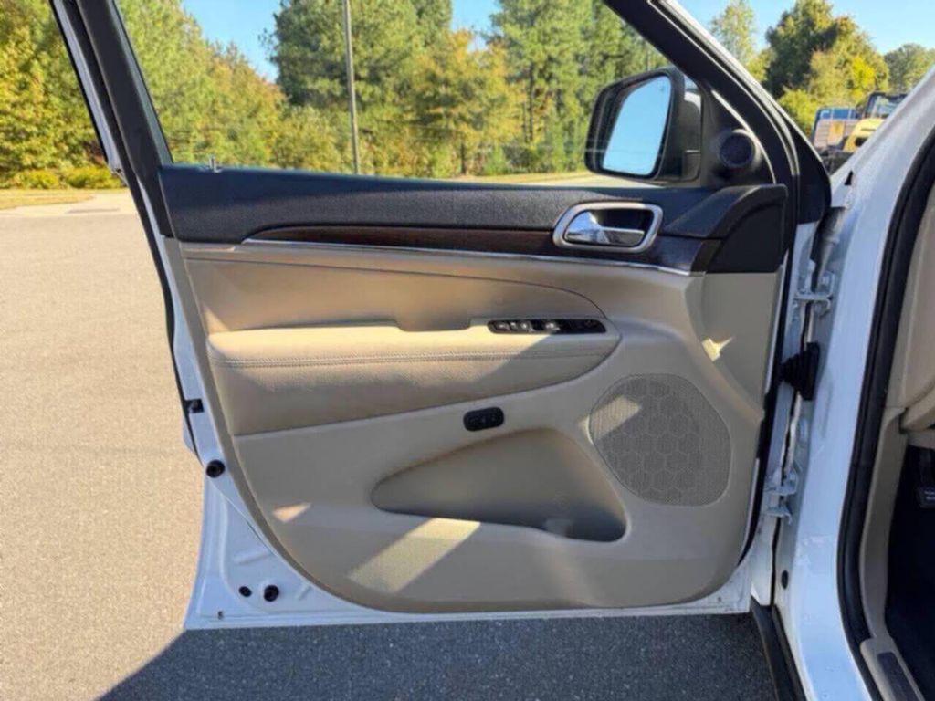 used 2015 Jeep Grand Cherokee car, priced at $9,900