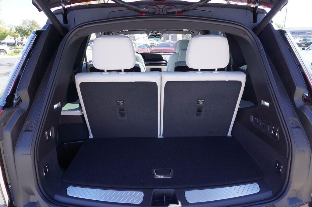 new 2026 Cadillac VISTIQ car, priced at $81,115