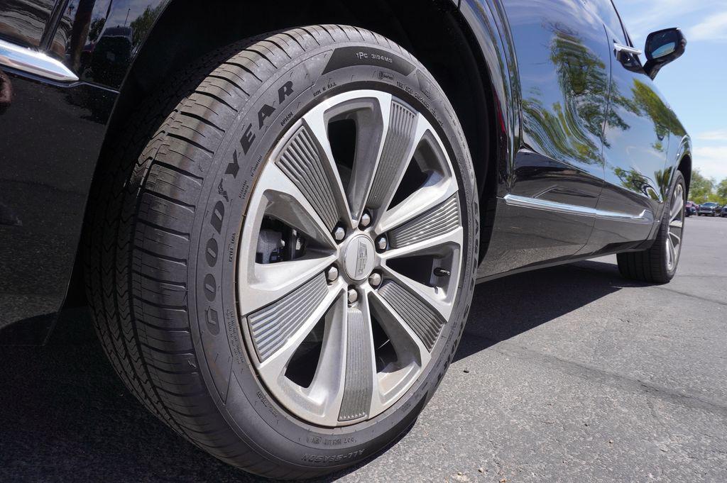 new 2026 Cadillac VISTIQ car, priced at $80,215