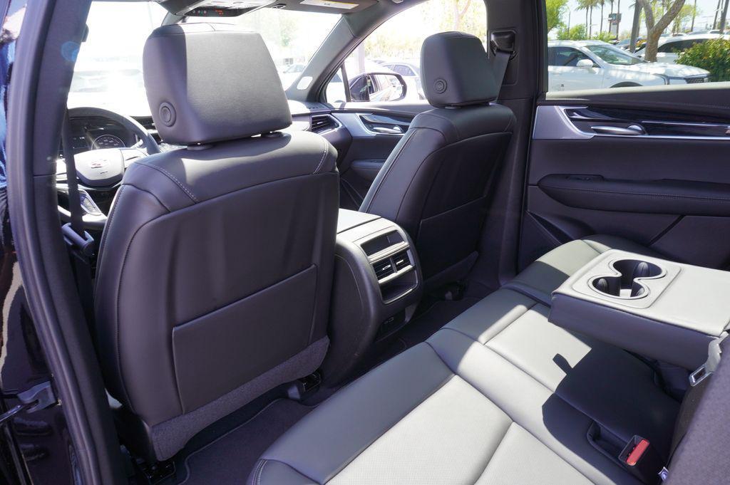 new 2025 Cadillac XT5 car, priced at $54,390