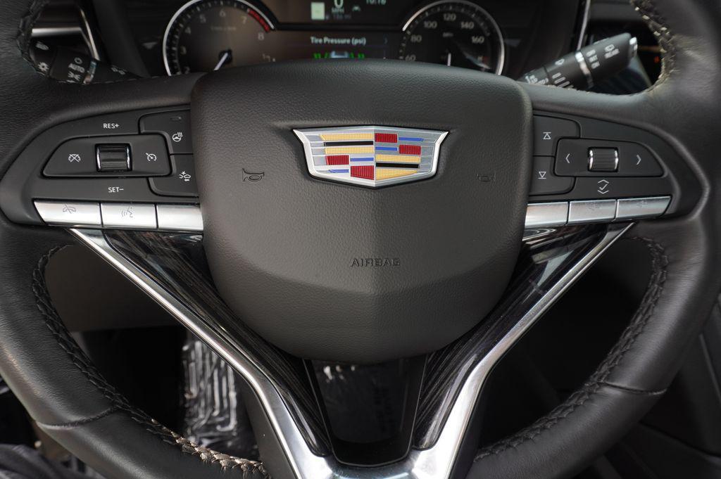 used 2025 Cadillac XT6 car, priced at $43,453