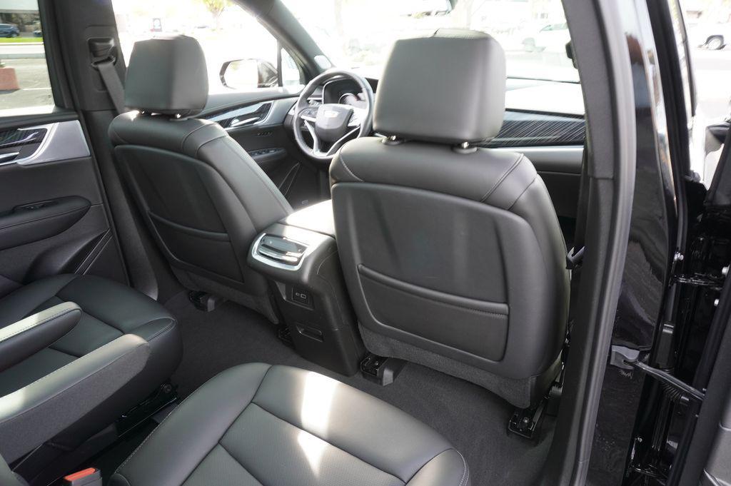 used 2025 Cadillac XT6 car, priced at $43,453