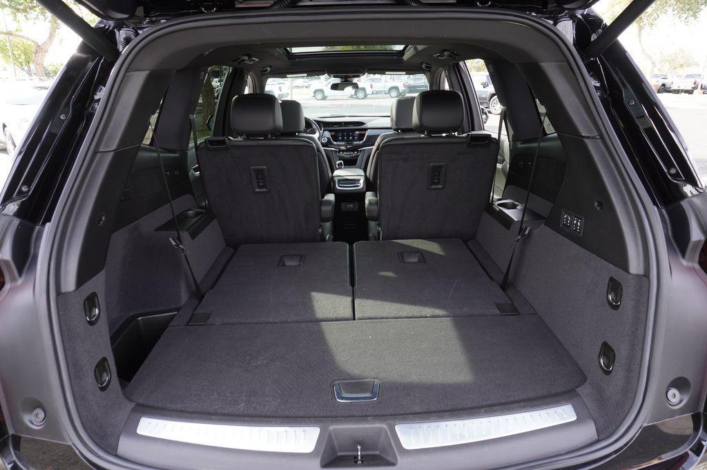 used 2025 Cadillac XT6 car, priced at $43,453