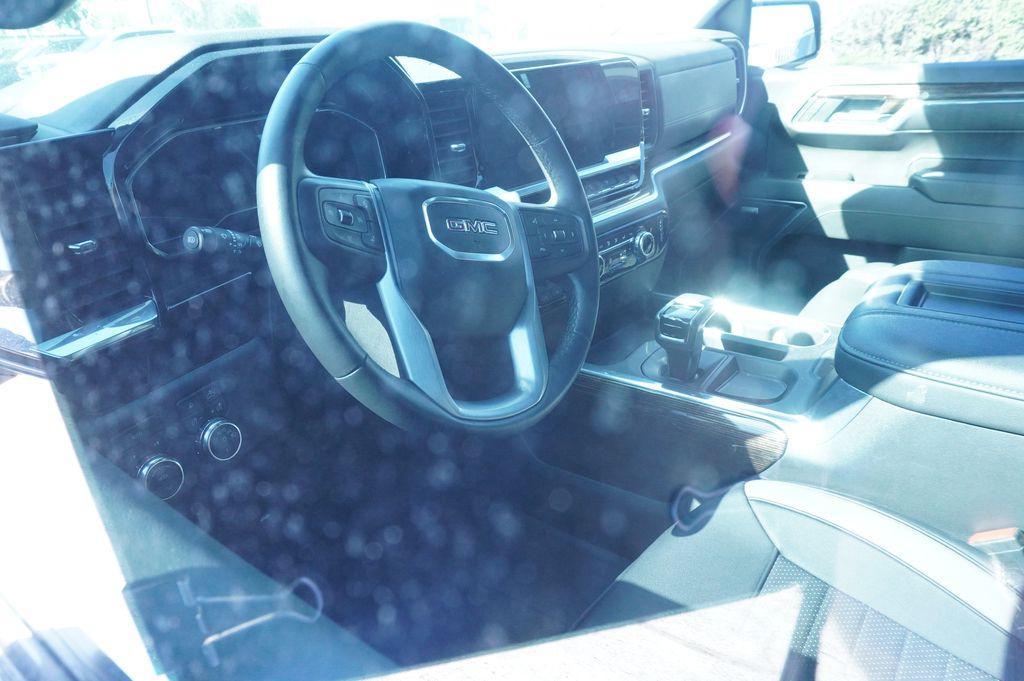 used 2022 GMC Sierra 1500 car, priced at $43,329
