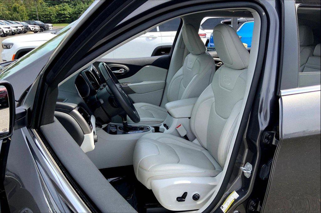 used 2019 Jeep Cherokee car, priced at $19,490