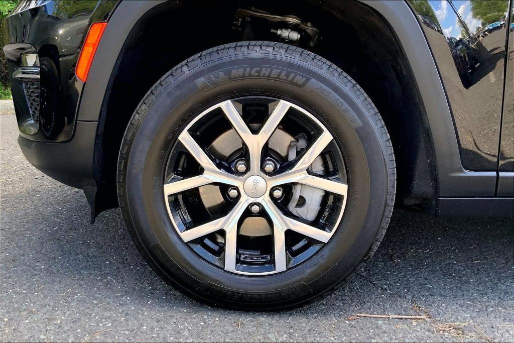 used 2024 Jeep Grand Cherokee car, priced at $36,990