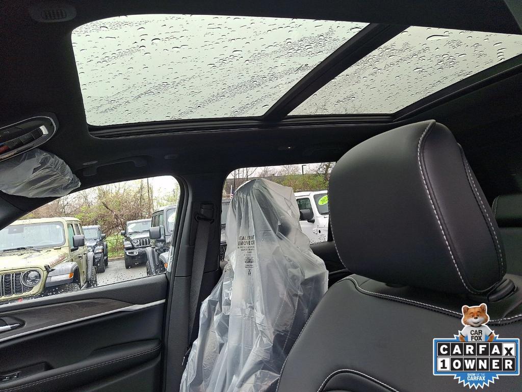 new 2026 Jeep Grand Cherokee car, priced at $47,676