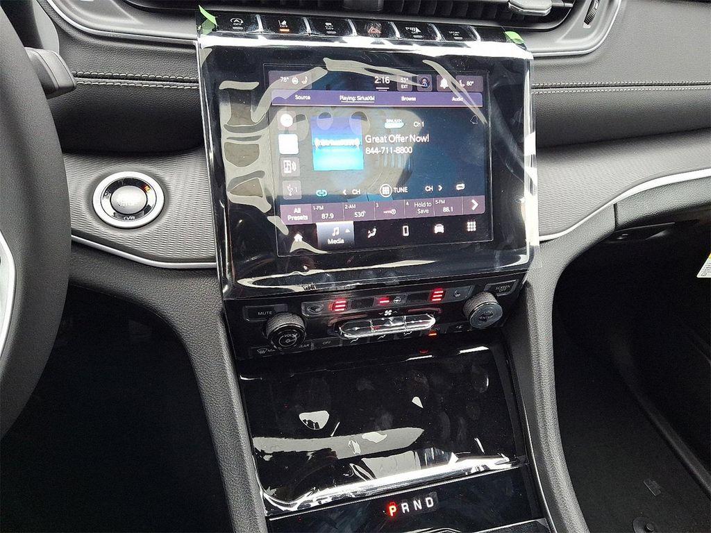 new 2025 Jeep Grand Cherokee car, priced at $41,767