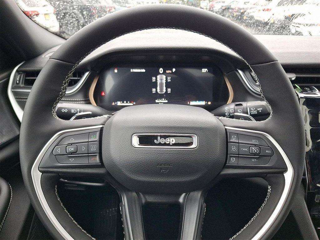 new 2025 Jeep Grand Cherokee car, priced at $41,767