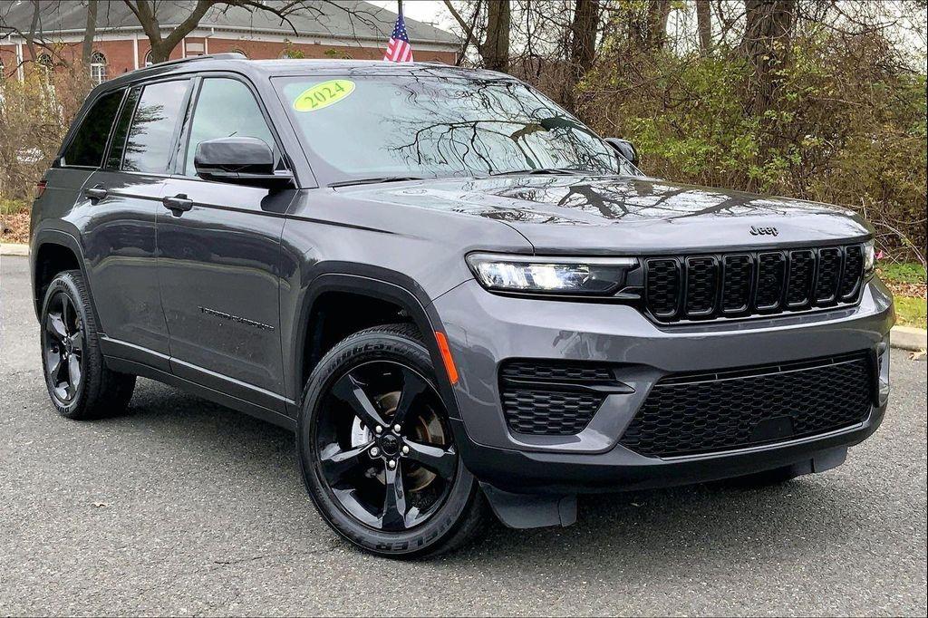 used 2024 Jeep Grand Cherokee car, priced at $33,490