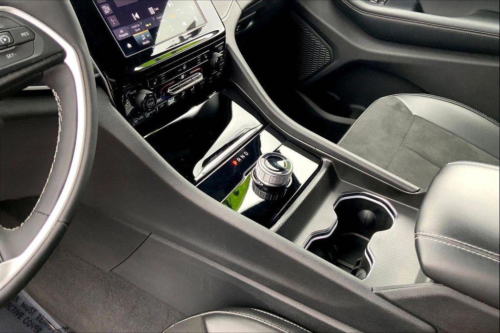 used 2024 Jeep Grand Cherokee car, priced at $33,490