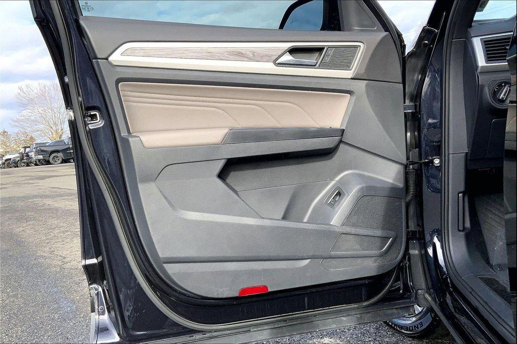 used 2021 Volkswagen Atlas Cross Sport car, priced at $21,990