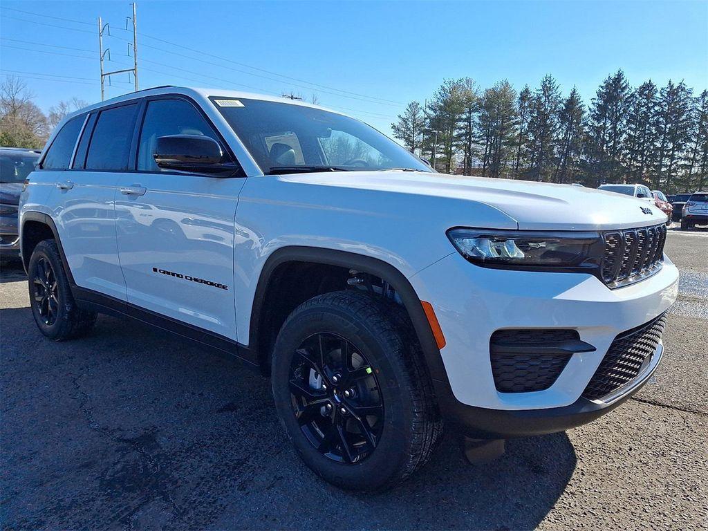 new 2025 Jeep Grand Cherokee car, priced at $43,464