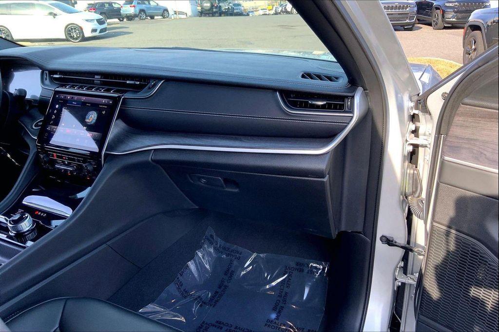 used 2024 Jeep Grand Cherokee car, priced at $37,990