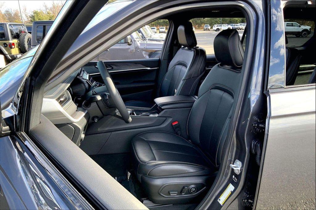 used 2025 Jeep Grand Cherokee L car, priced at $43,990