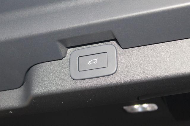 new 2026 Land Rover Discovery car, priced at $78,581