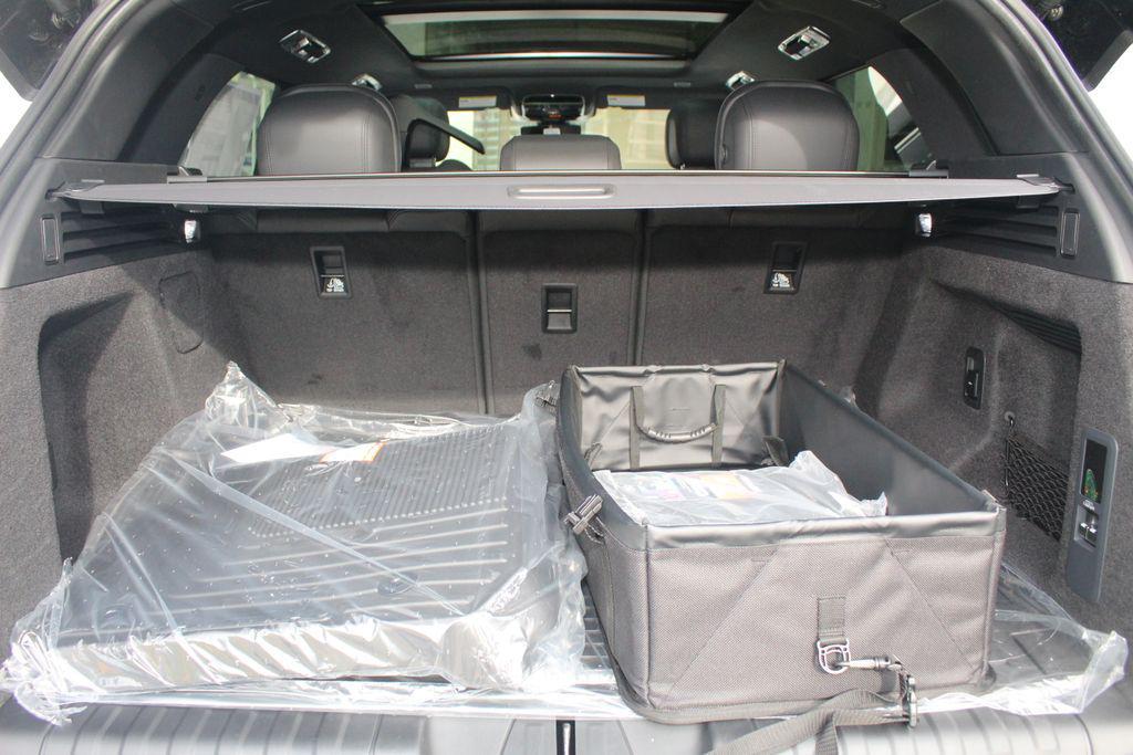 new 2026 Land Rover Range Rover Sport car, priced at $92,374