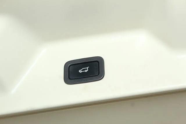 used 2020 Land Rover Range Rover car, priced at $26,994