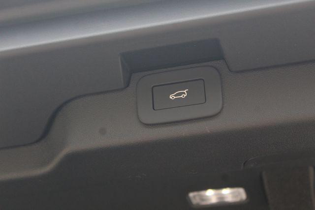 new 2025 Land Rover Discovery car, priced at $84,568