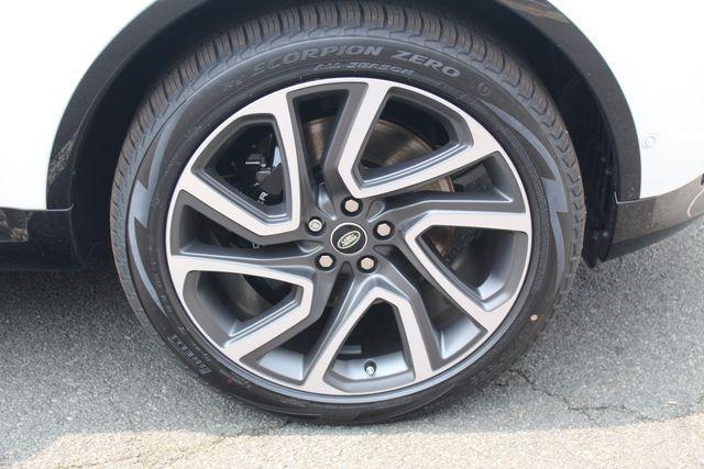 new 2025 Land Rover Discovery car, priced at $84,568