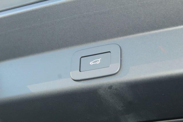 new 2026 Land Rover Range Rover Sport car, priced at $91,795