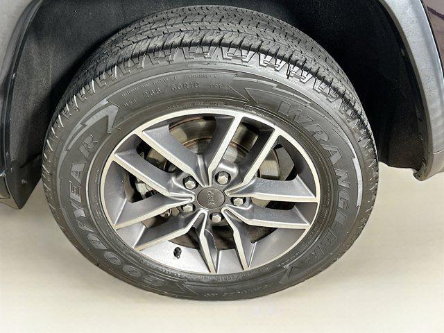 used 2021 Jeep Grand Cherokee car, priced at $16,686