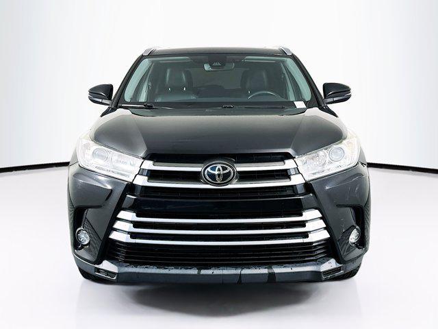 used 2019 Toyota Highlander car, priced at $21,987