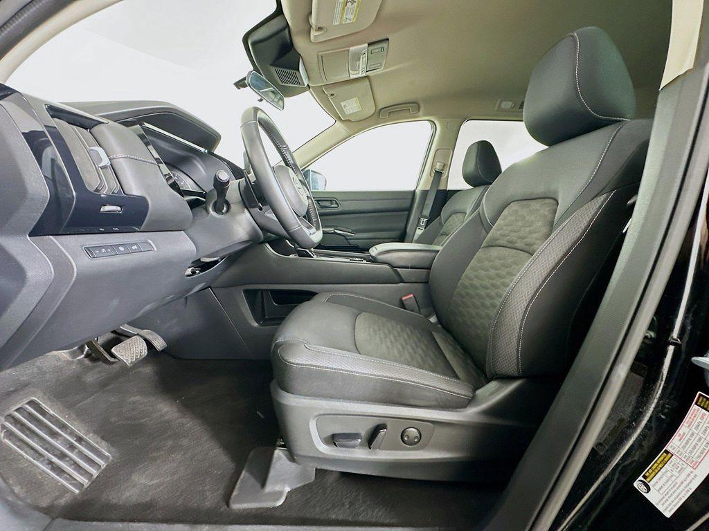 used 2025 Nissan Pathfinder car, priced at $31,186