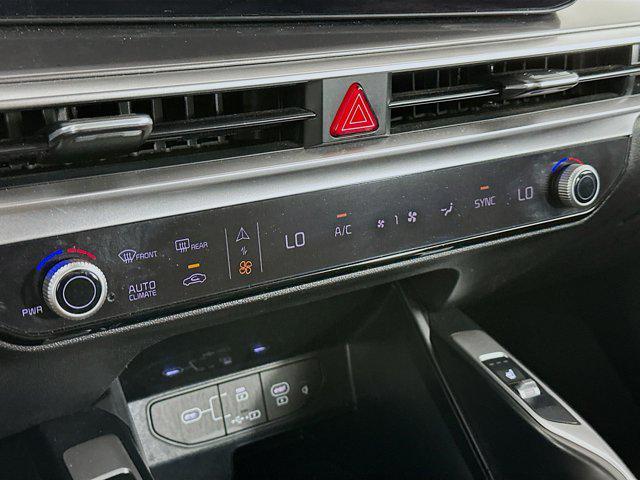 used 2024 Kia Sorento car, priced at $24,996