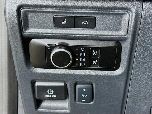 used 2024 Ford Expedition car, priced at $41,497