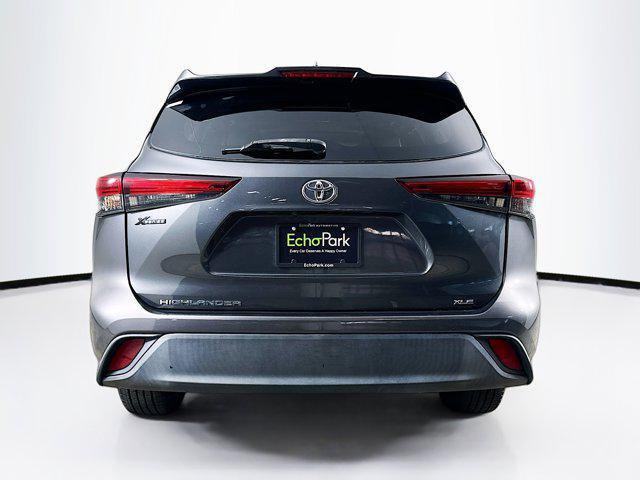 used 2022 Toyota Highlander car, priced at $27,686