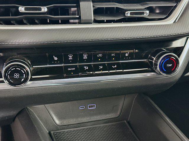 used 2025 Chevrolet Equinox car, priced at $21,837