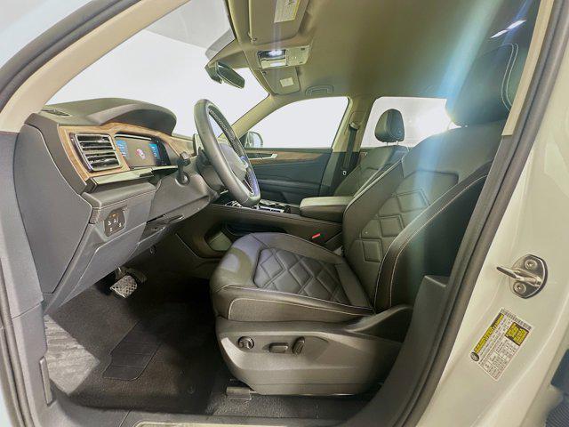 used 2025 Volkswagen Atlas car, priced at $32,186