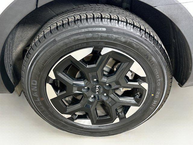 used 2024 Kia Sorento car, priced at $25,496