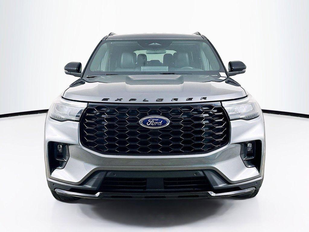 used 2025 Ford Explorer car, priced at $35,686