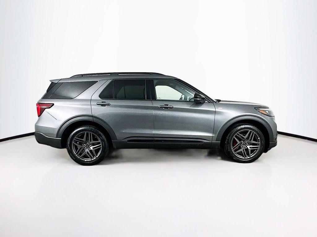 used 2025 Ford Explorer car, priced at $35,686