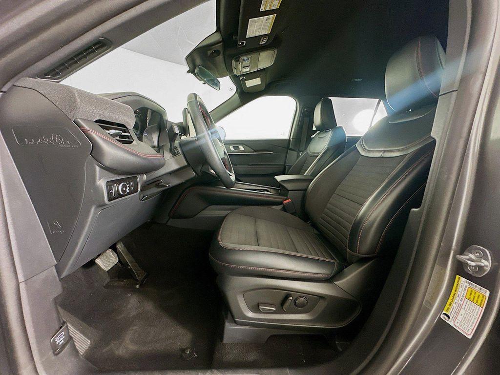 used 2025 Ford Explorer car, priced at $35,686