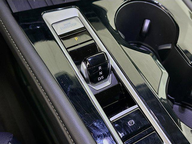 used 2025 Volkswagen Atlas car, priced at $28,997