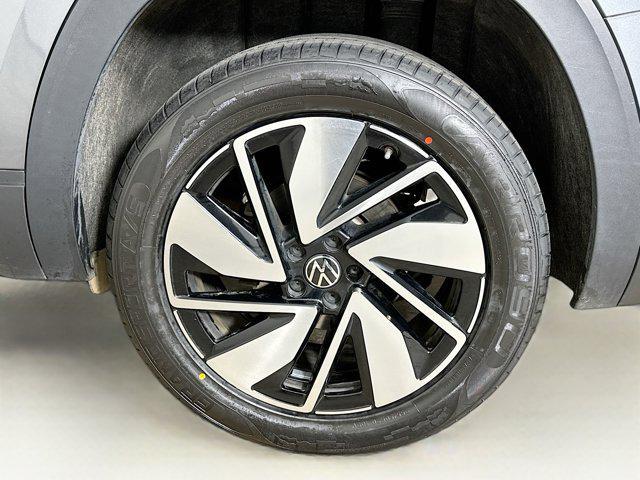 used 2025 Volkswagen Atlas car, priced at $28,997