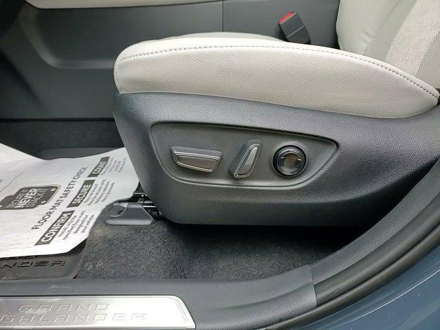 new 2026 Toyota Grand Highlander Hybrid car, priced at $62,252