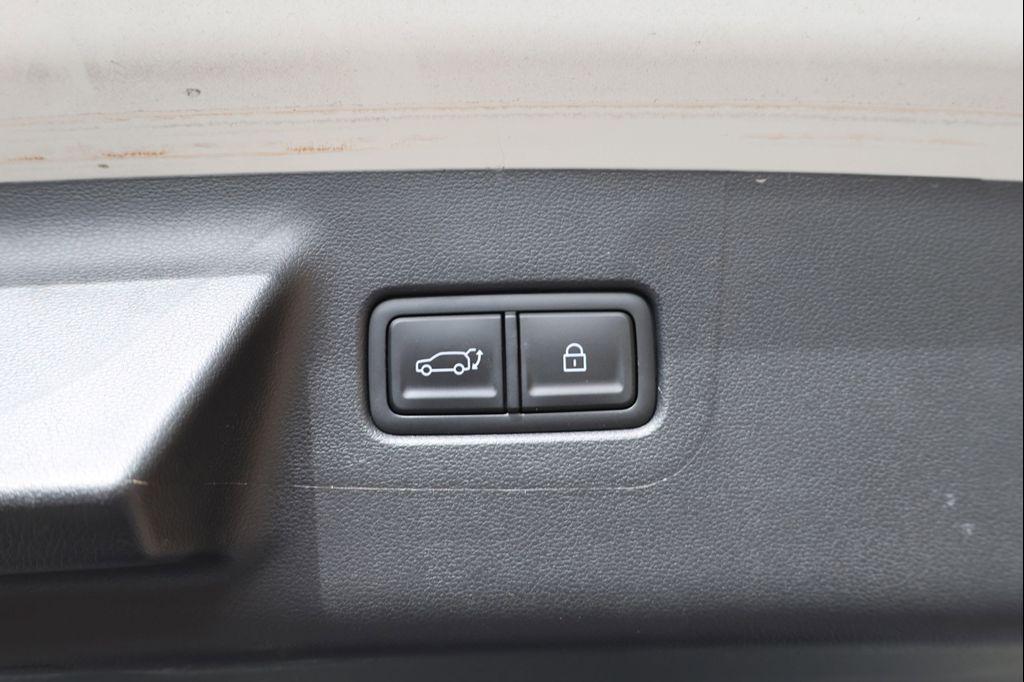 used 2025 Hyundai Santa Fe car, priced at $32,367