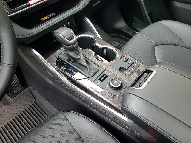 new 2025 Toyota Highlander car, priced at $53,275