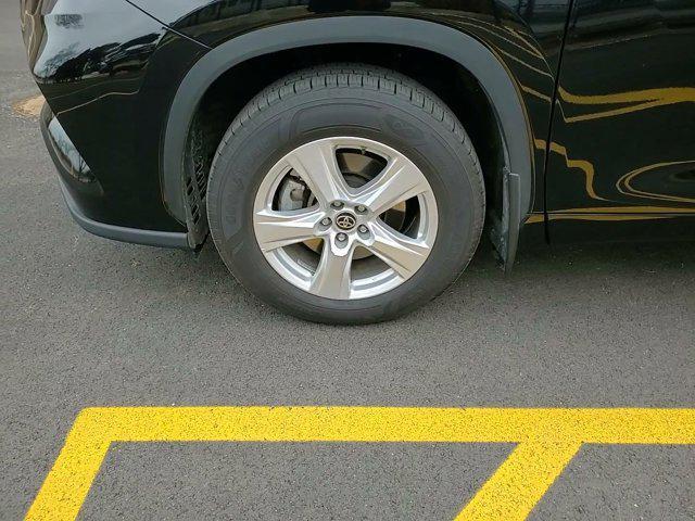 used 2023 Toyota Highlander car, priced at $32,990